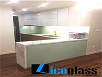 Kính ốp bếp màu xanh nhạt
