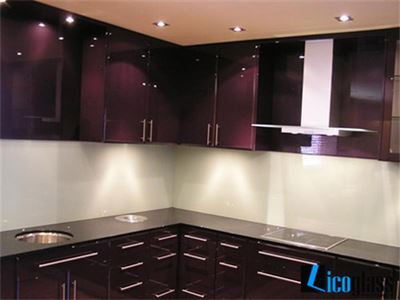 KÍNH MÀU ỐP BẾP 10 