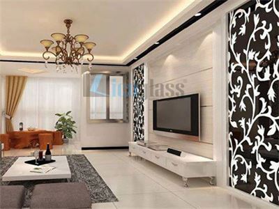 Kính màu họa tiết nghệ thuật trong trang trí nội thất.