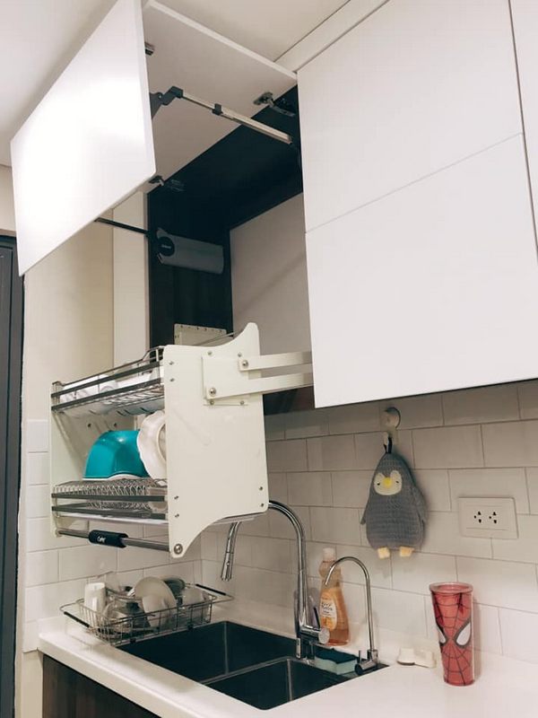 Kết hợp độc đáo giữa mặt đá nhân tạo solid surface Himacs LG với ốp tường bằng gạch mới lạ