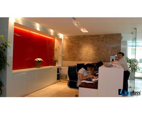 Kính màu văn phòng- sự lựa chọn tinh tế thể hiện đẳng cấp thương hiệu kinh-mau-van-phong3