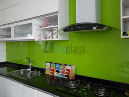 4 lý do bạn nên ốp kính màu cho bếp 4-ly-do-ban-nen-op-kinh-mau-cho-bep