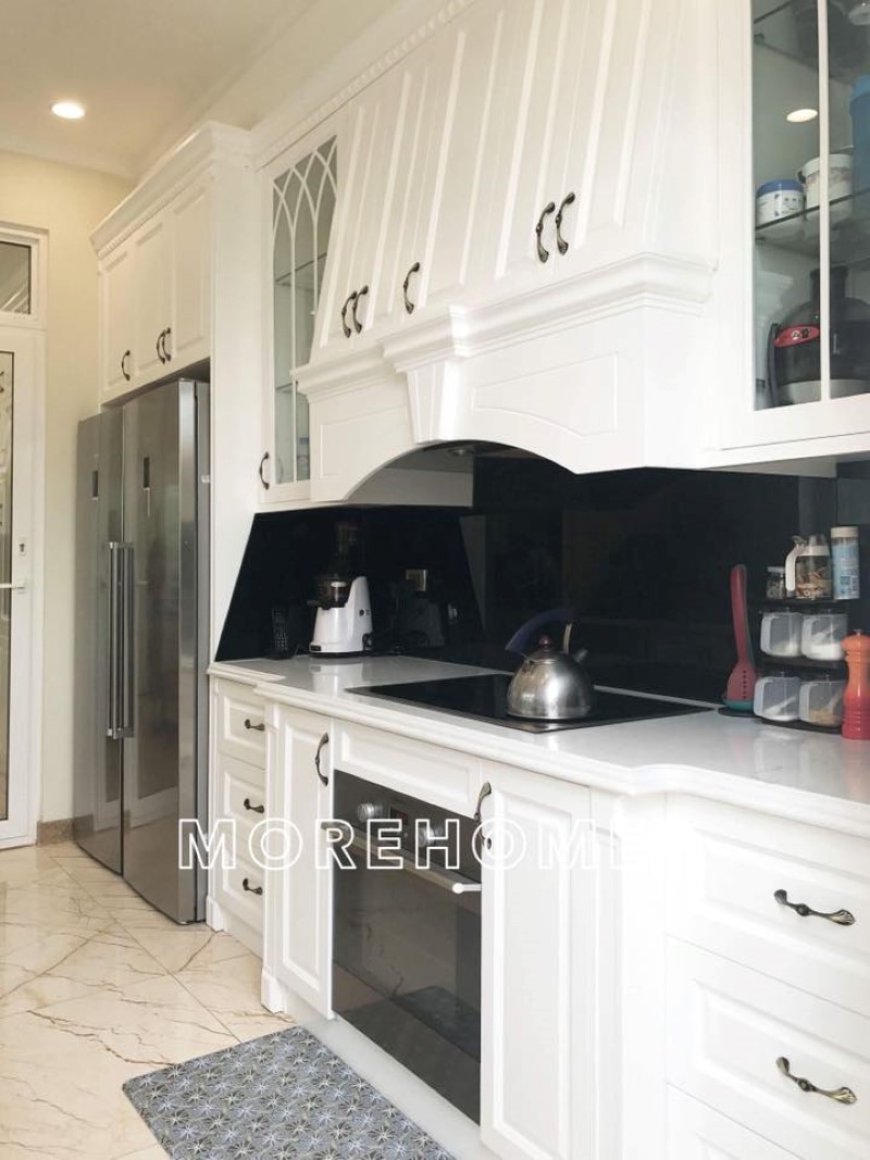 Thi công kính ốp bếp cường lực