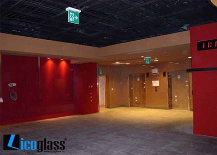 Kính màu ốp thang máy Kính màu ốp bếp thang máy
