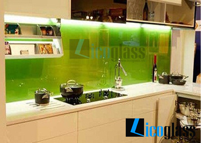 Kính ốp bếp màu xanh non 